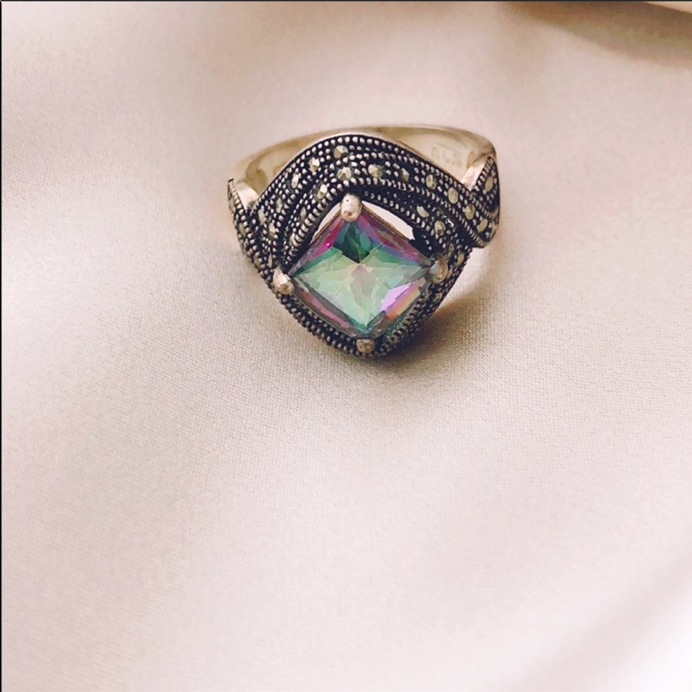 Vintage ring rainbow stone 7.25 silver